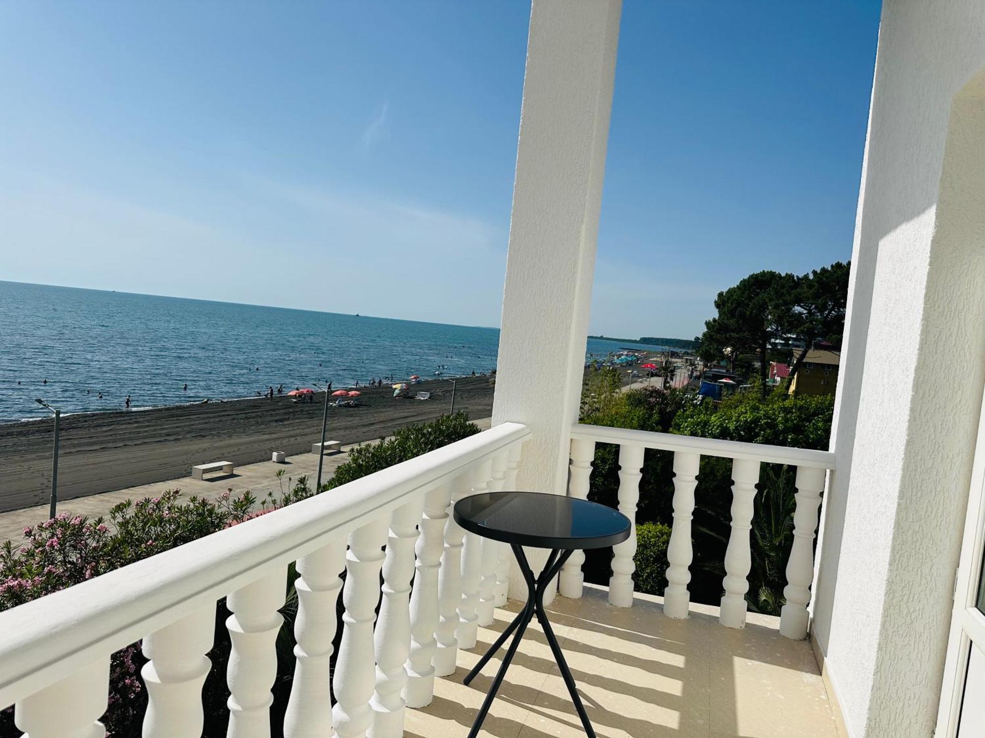 Claude Monet Beach Hotel Ureki Exteriér fotografie