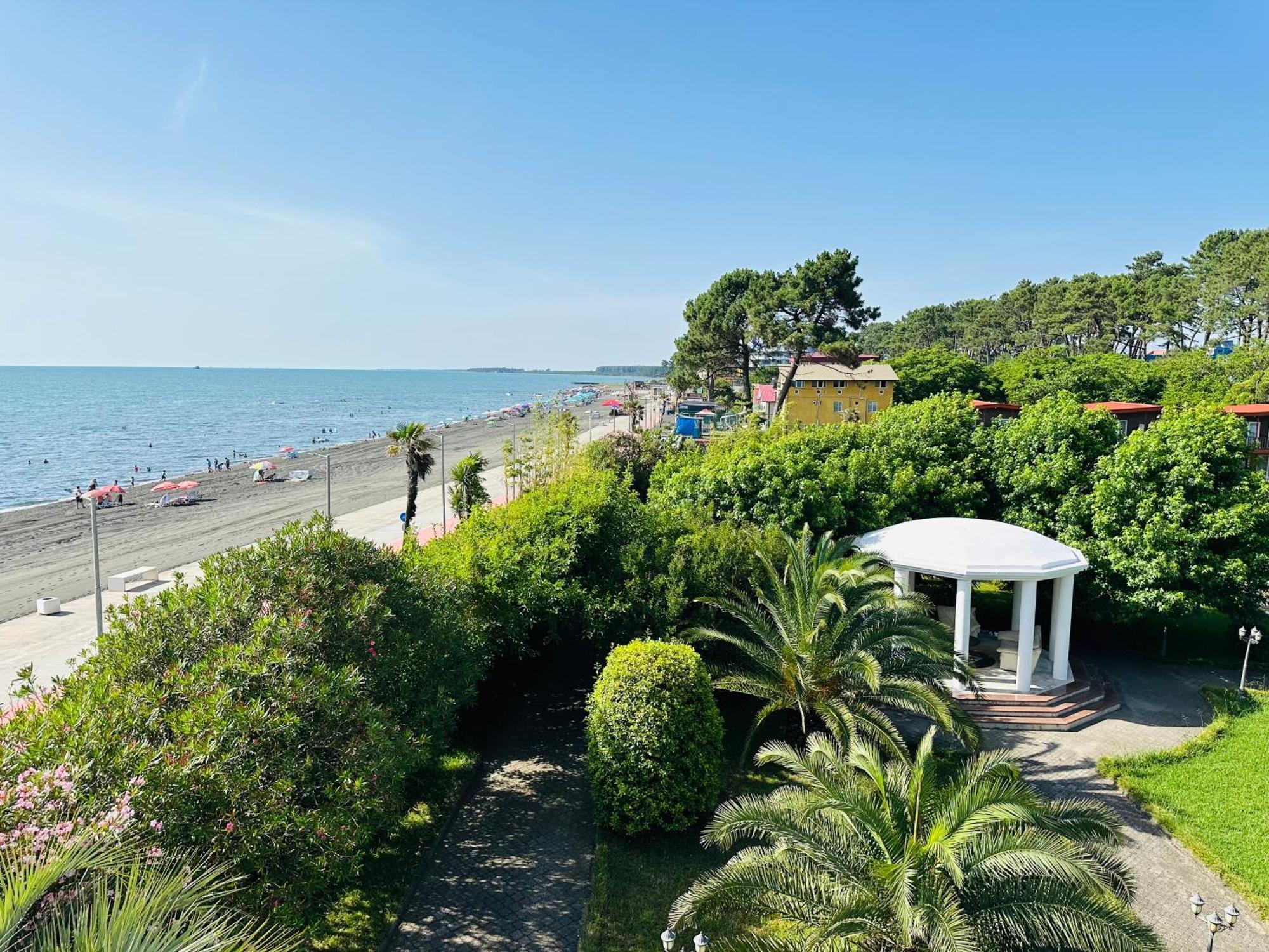 Claude Monet Beach Hotel Ureki Exteriér fotografie